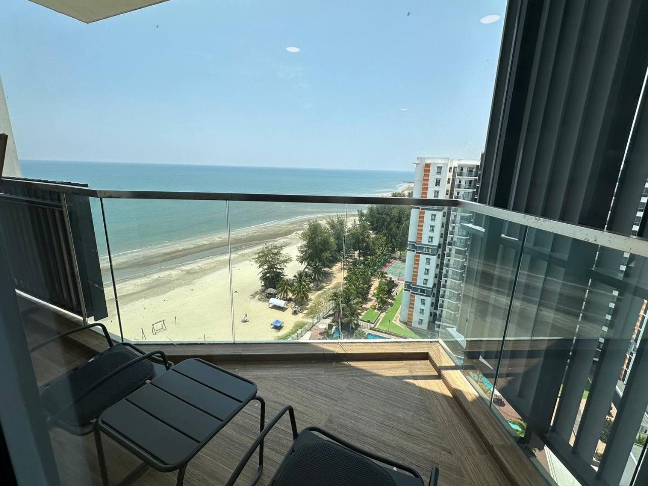 Hideaway@timurbay Seafront Apartment