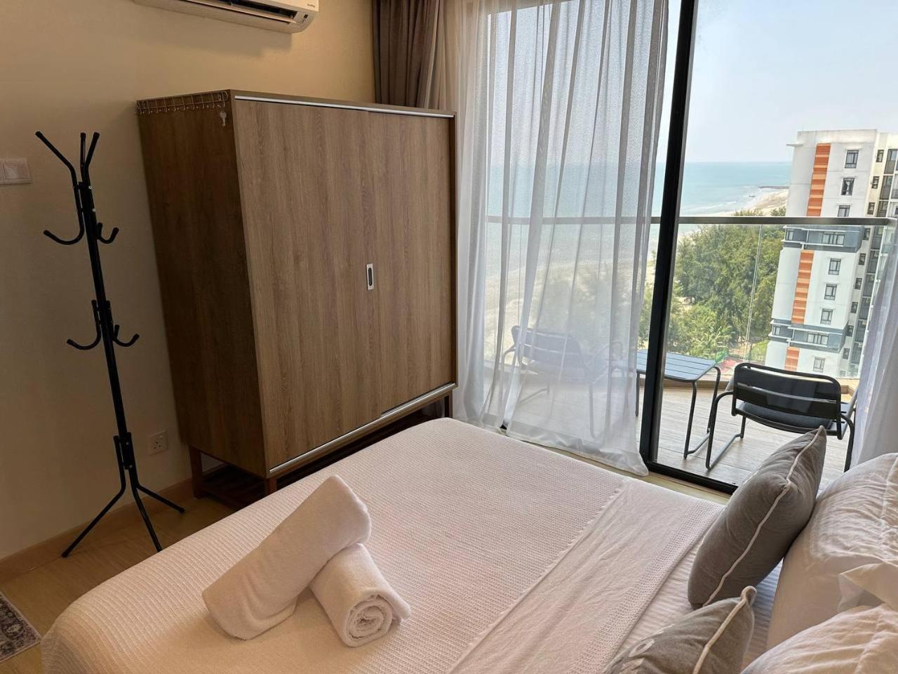 Hideaway@timurbay Seafront Apartment